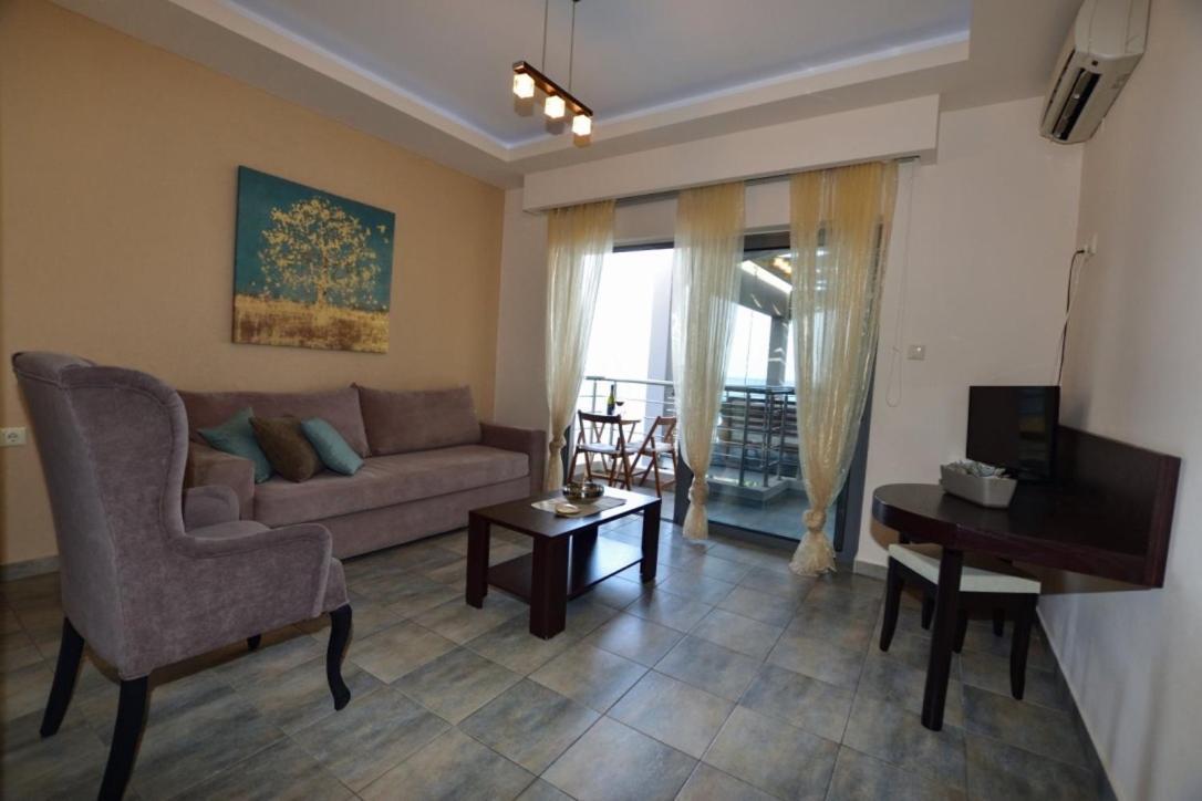 פליאוחורה Gonis Suites מראה חיצוני תמונה