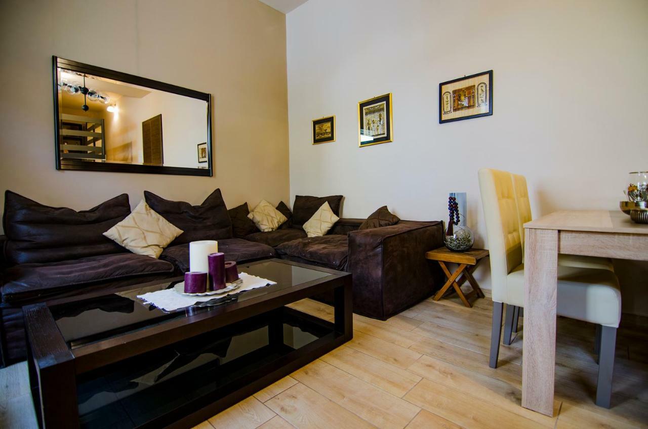 פליאוחורה Gonis Suites מראה חיצוני תמונה